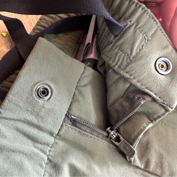 FIGS Men’s Tailored Trouser Agave - Picture 10 of 11